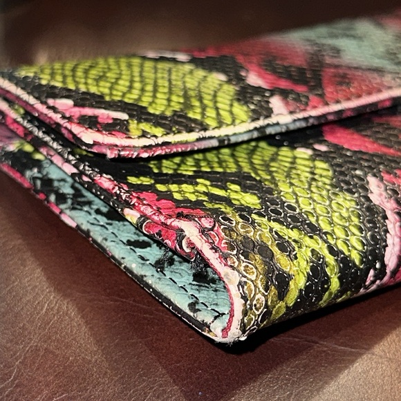 Kenneth Cole Reaction Multicoloured Faux Croc Skin Wallet - Picture 8 of 16